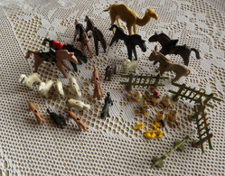 PLAYMOBIL 30 Animaux Chevaux, Mouton Loups Etc - Playmobil