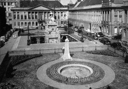 Belgique - Bruxelles - La Place Des Martyrs - Squares