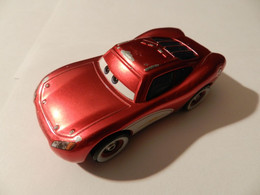 Disney Cars  95 LMC Queen (lengte 75mm)    *** 3729   *** - Andere & Zonder Classificatie