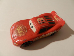 Disney Cars  95 LMC Queen (lengte 75mm)    *** 3728   *** - Other & Unclassified