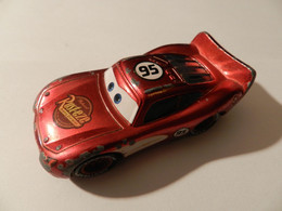 Disney Cars  95 LMC Queen (lengte 75mm)    *** 3716   *** - Sonstige & Ohne Zuordnung