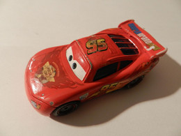 Disney Cars  95 LMC Queen (lengte 75mm)    *** 3713   *** - Autres & Non Classés