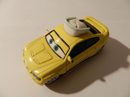 Disney Cars   Nurse GTO (lengte 75mm)    *** 3711   *** - Other & Unclassified