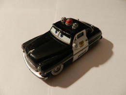 Disney Cars  Sheriff (lengte 85mm)    *** 3767   *** - Otros & Sin Clasificación