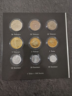 SET MONNAIE SLOVENIE UNC ENTRE 1995 & 2006 / COFFRET SANS JACQUETTE - Slowenien