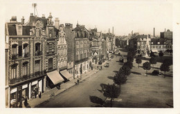 Armentières * Grand Place Et La Rue De Dunkerque - Armentieres