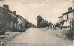 Moncoutant * Une Rue Du Village * Villageois - Moncoutant
