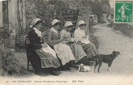 Vouvray * Jeunes Brodeuses Du Pays En Coiffe * Métier Couturières Broderie * En Touraine - Vouvray