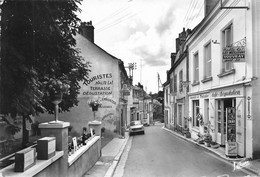 Vouvray * La Rue Du Commerce * Café Dégustation - Vouvray