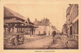 Nemours * La Rue De Paris * Les Halles * Automobile Voiture Ancienne - Nemours