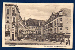 Luxembourg.  Rue De La Reine. Palais Grand-Ducal. Grands Magasins Knopf. Mercerie-Soieries Wiroth. - Luxemburg - Stad