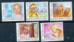 TIMBRE STAMP ZEGEL LUXEMBOURG CARITAS 1062-1066  XX - Sonstige & Ohne Zuordnung