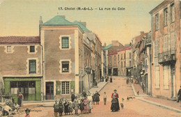 Cholet * La Rue Du Coin * Café Du Poste LAGARDE * Cpa Toilée Colorisée - Cholet