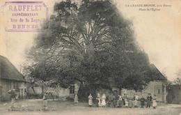 La Grande Brosse , Donzy * Place De L'église * Arbre Tree * Cachet RAUFFLET Représentant à Rennes * Villageois Enfants - Autres & Non Classés