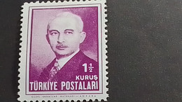 TÜRKEY--1940-50 -  1.50K-   İNÖNÜ  DAMGASIZ - Unused Stamps