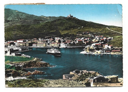 VUE GENERALE ET LE COURRIER D'ALGERIE QUITTAN LE PORT.- PORT-VENDRES.-  ( FRANCIA ) - Languedoc-Roussillon