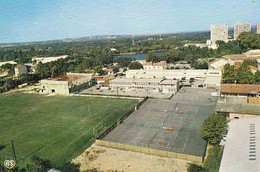 84 - LE PONTET - Le Stade Et Les Groupes Pasteur - CPM - Le Pontet