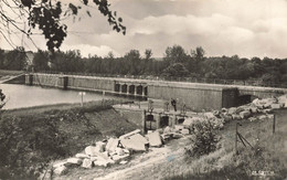 LE CHESNE : RESERVOIR DE BAIRON - "LA GRANDE DIGUE" - Le Chesne