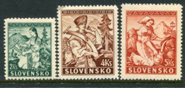 SLOVAKIA 1939 Costumes MNH / **  Michel 43-45A - Nuevos