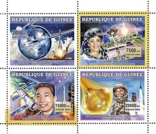 GUINEE République. Cosmos Espace  Feuillet 4 Valeurs Emis En 2006. ** MNH - Afrika