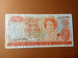 NEW ZEALAND 5 DOLLARS 1985 P 171a USED USADO - Nuova Zelanda