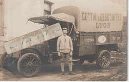 LYON  -  On Pose Devant Un Camion De Chez COTTIN Et DESGOUTTES  ( Carte Photo ) - Other & Unclassified