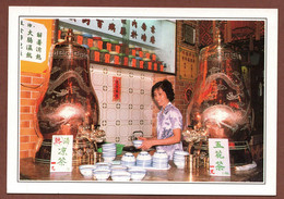 Delcampe - (RECTO / VERSO) HONG KONG - KOWLOON - VENDEUSE DE SOUPE A LA TORTUE - TURTLE SOUP VENDOR - CPM GF - China (Hongkong)