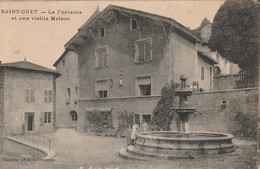 38 ST CHEF La Fontaine Et Une Vieille Maison - Saint-Chef