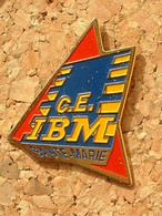 Pin's IBM - C.E SAINTE MARIE - Informatique