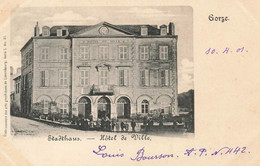 Gorze * 1901 * Place Et Hôtel De Ville * Enfants Villageois - Autres & Non Classés