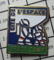 812d Pin's Pins / Beau Et Rare /  ESPACE / CITE DE L'ESPACE SPACE CAMP BANDEAU VERT CANARI - Espacio