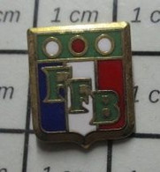 812D Pin's Pins / Beau Et Rare / SPORTS / BILLARD FFB FEDERATION FRANCAISE BLASON Mini Pin's - Billard