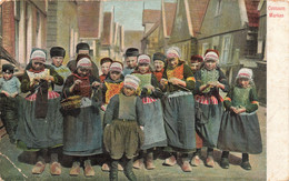 Enfant - Costume Marken - Edit. Marken - Colorisé - Enfants En Costume -  Carte Postale Ancienne - Children And Family Groups