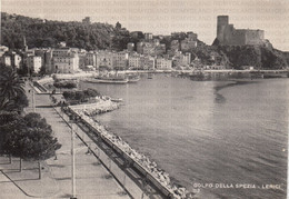 CARTOLINA  LERICI,GOLFO DELLA SPEZIA,LIGURIA,MARE,SOLE,ESTATE,VACANZA,SPIAGGIA,LUNGOMARE,BARCHE A VELA,VIAGGIATA - Prato