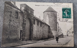 Delcampe - 77 NANGIS - Porte Et Tour De La Ferme De L'Ancien Château - Nangis