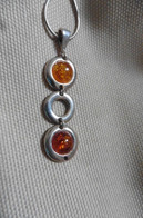 Pendentif Moderne En Argent 925 Cercles Sertis Cabochons D'ambre Jaune Et Brun - Pendenti