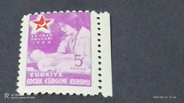 TÜRKEY--YARDIM PULLARI- 1950-60   ÇOCUK ESİRGEME 5K  DAMGASIZ - Francobolli Di Beneficenza