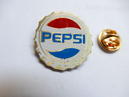 Beau Pin's , Coca Cola , Pepsi - Coca-Cola