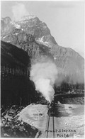 CANADA - Colombie Britannique - Field  Mount Stephen - Along Line Of Canadian Pacific Railway - Carte-Photo Byron Harmon - Other & Unclassified