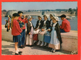 Amicale Laïque Concarnoise - Enfants En Costume Artisanal De La Ville De CONCARNEAU - - Autres & Non Classés