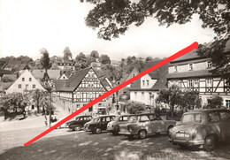 AK Hohnstein Markt Parkplatz Auto A Rathewalde Rathen Heeselicht Waltersdorf Ehrenberg Waitzdorf Sächsische Schweiz DDR - Hohnstein (Saechs. Schweiz)