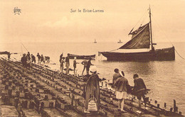 FRANCE - 35 - Sur Le Brise Lames - Bateau - Collection STAR - Carte Postale Ancienne - Saint Malo