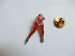 Beau Pin's , Patinage De Vitesse , Signé Mister Badge - Skating (Figure)