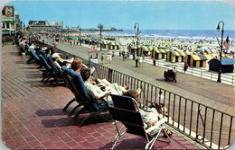 New Jersey Atlantic City Overlooking Boardwalk And Beach From Sundeck Of Marlboorough-Blenheim - Atlantic City