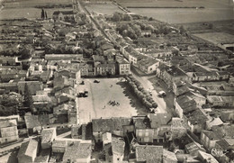 Beauvoir Sur Niort * Vue Aérienne , Place Centrale Et Route De Bordeaux à Paris - Beauvoir Sur Niort