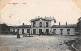 Coulommiers         77         Extérieur De La Gare      (voir Scan) - Coulommiers