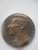 Médaille à Victor Maistriau - 1951 - R. Godefroid - Professionals / Firms