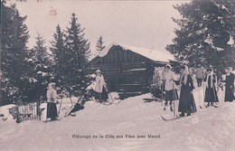 La Côte Aux Fées NE, Pâturage Avec Mazot Sous La Neige, Skieuses De Fond (9601) - La Côte-aux-Fées