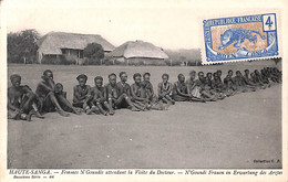 Haute-Sanga - Femmes N'Goundis Attendant La Visite Du Docteur - Moyen Congo Timbre (animée) - Congo Francese