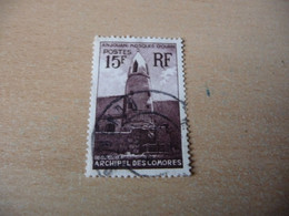 TIMBRE   COMORES    N  10    COTE  3,00  EUROS    OBLITÉRÉ - Used Stamps